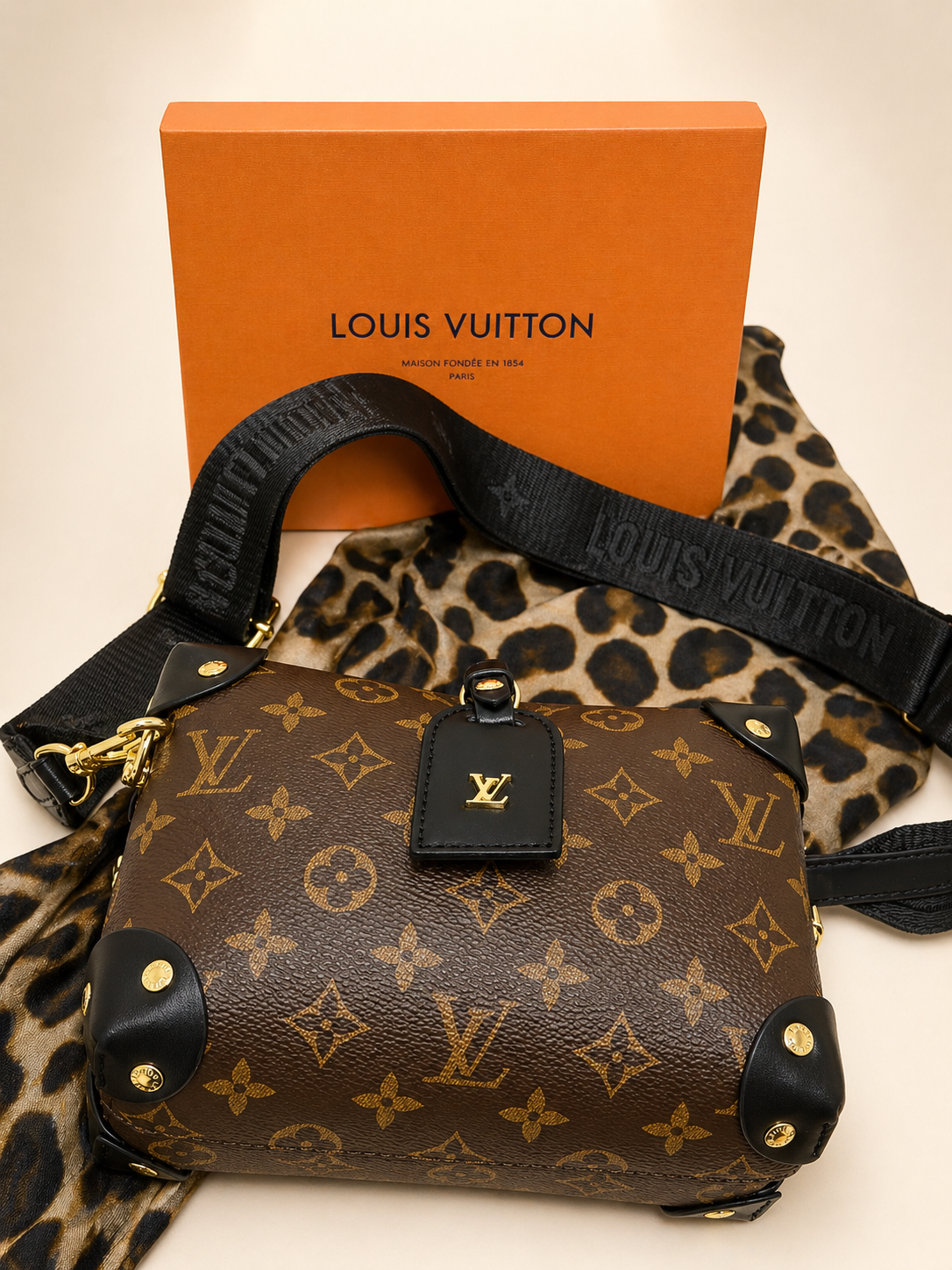 LOUIS VUITTON