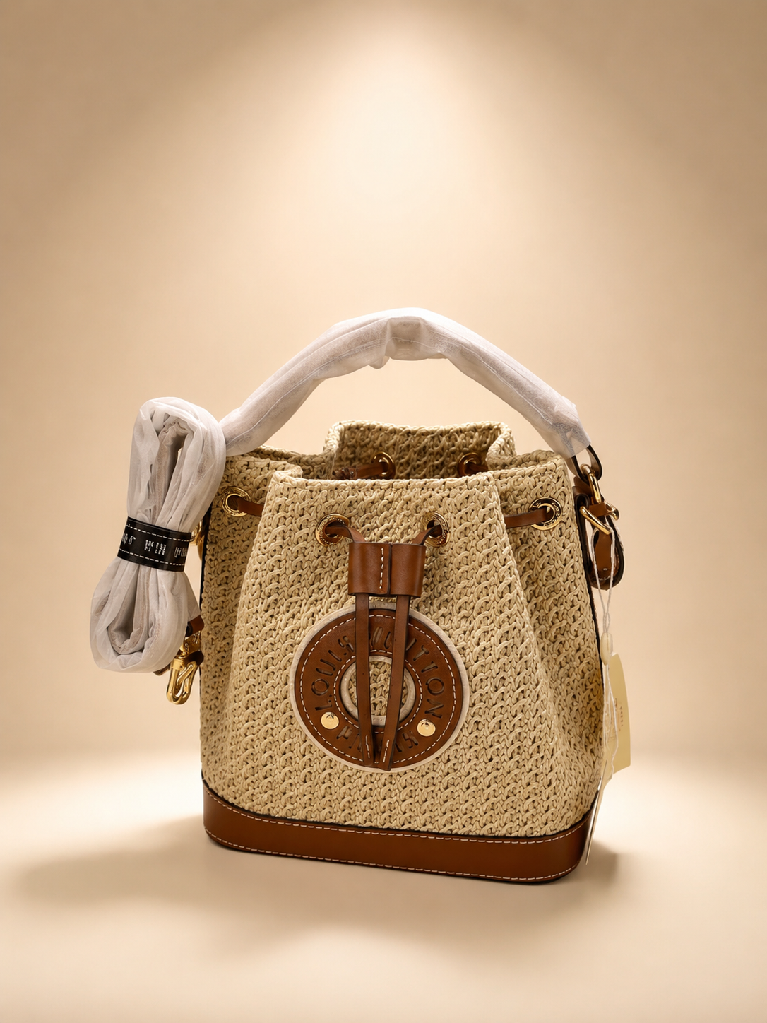شنطة قش من LV